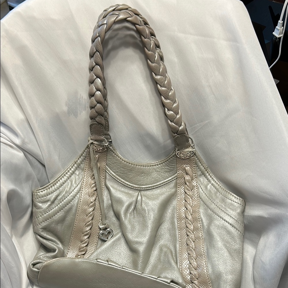 Elegant Cream Braided Handle Women's Bag